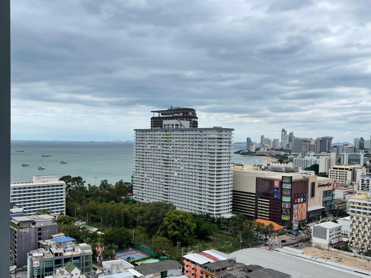 The Base Deluxe Kingsize Apartment Pattaya Luaran gambar